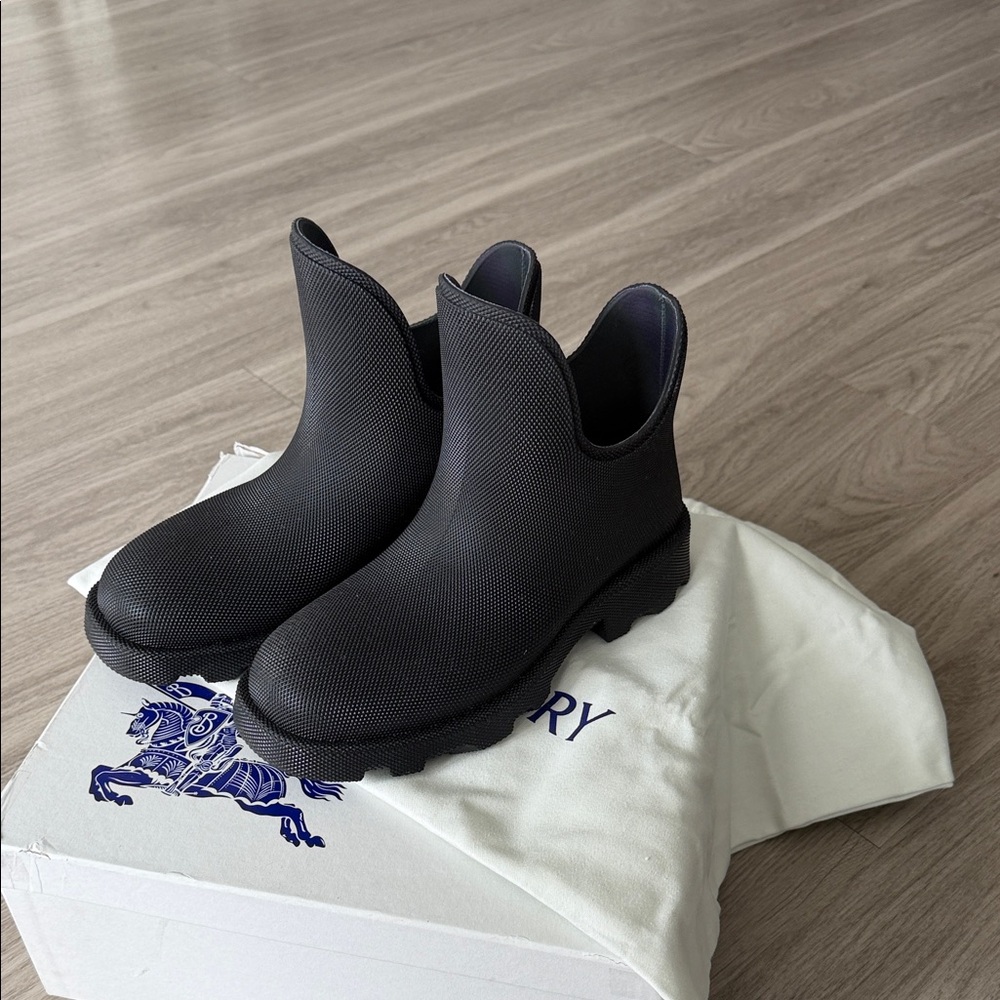 Burberry Black Rubber Chelsea Ankle Boots
